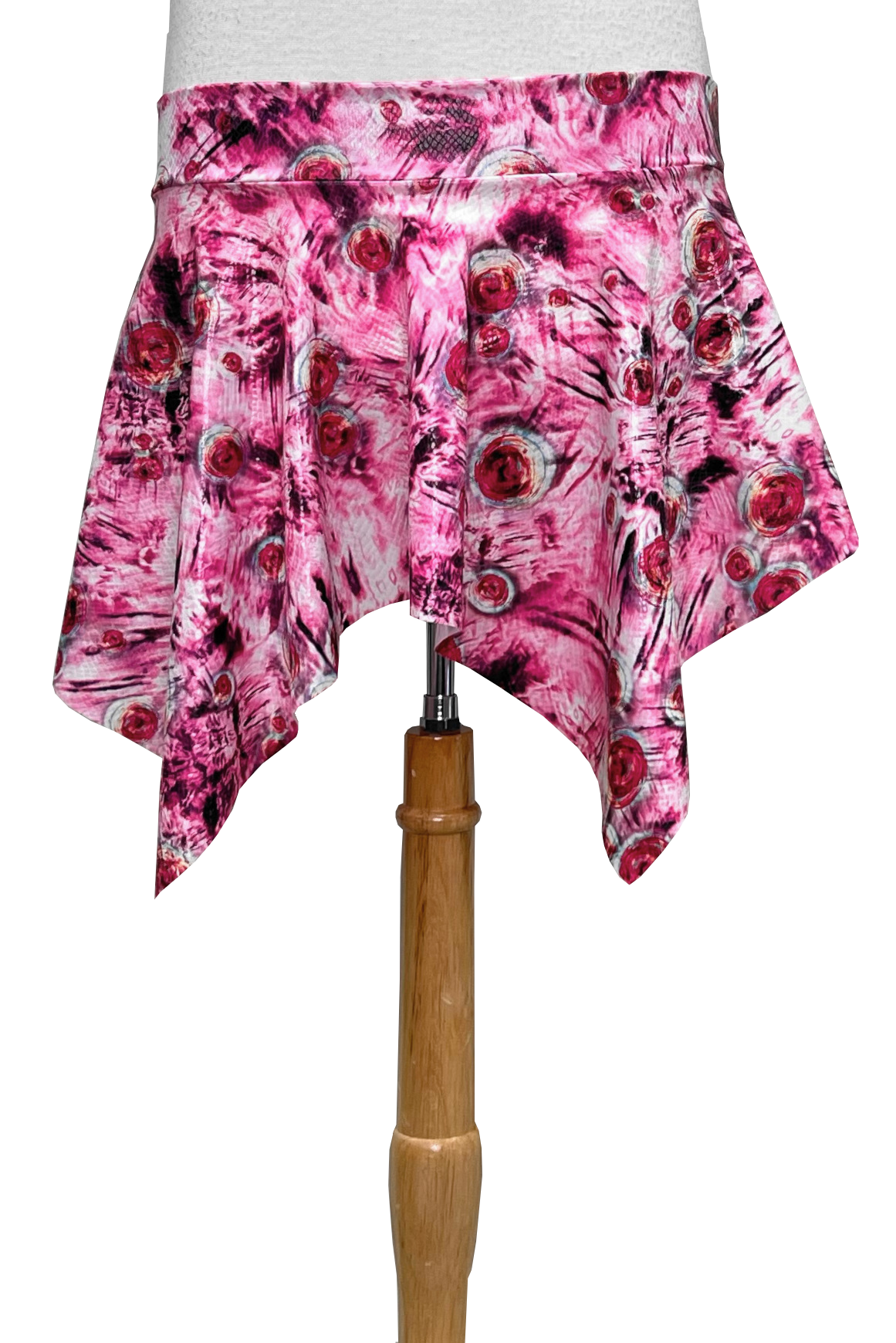 Short skirt with pink and white circle print